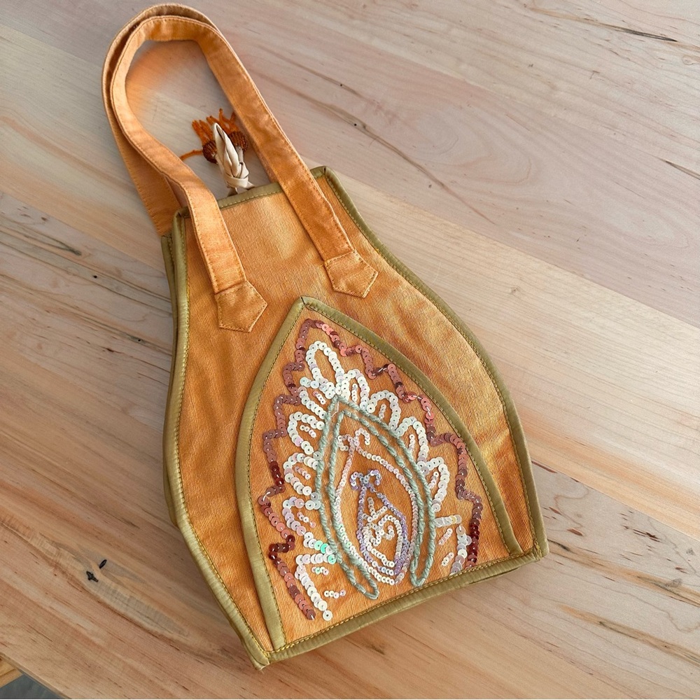 Beautiful bohemian embroidery shoulder bag